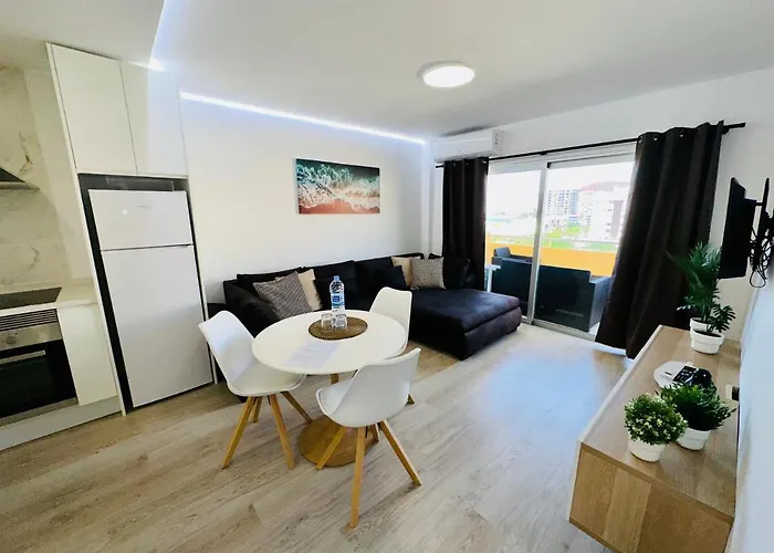 アパート Newly Renovated Vistas Muelle De Cristianos Pier View Free Wifi アロナ