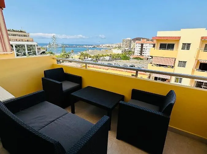 Newly Renovated Vistas Muelle De Cristianos Pier View Free Wifi アパート