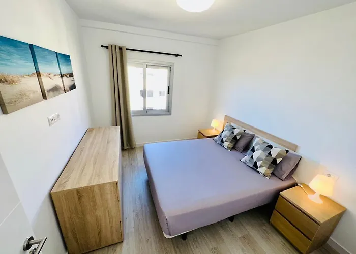 アパート Newly Renovated Vistas Muelle De Cristianos Pier View Free Wifi アロナ